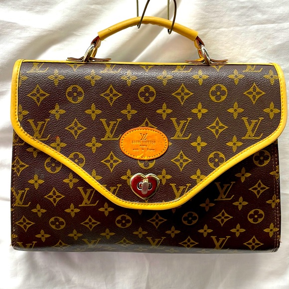 Louis Vuitton leather 2 compartment shoulder bag 10x12x3.5 - Picture 1 of 9